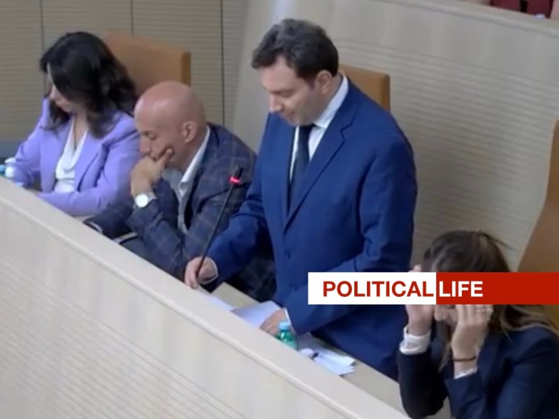 Afragola – “La storia inizia” con l’azzeramento della&nbsp;giunta.